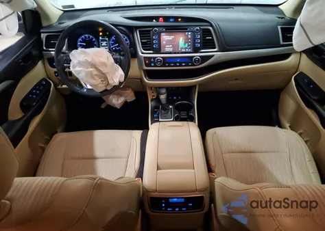 2018 Toyota Highlander Le from USA, damaged, VIN 5TDBZRFHXJS886973